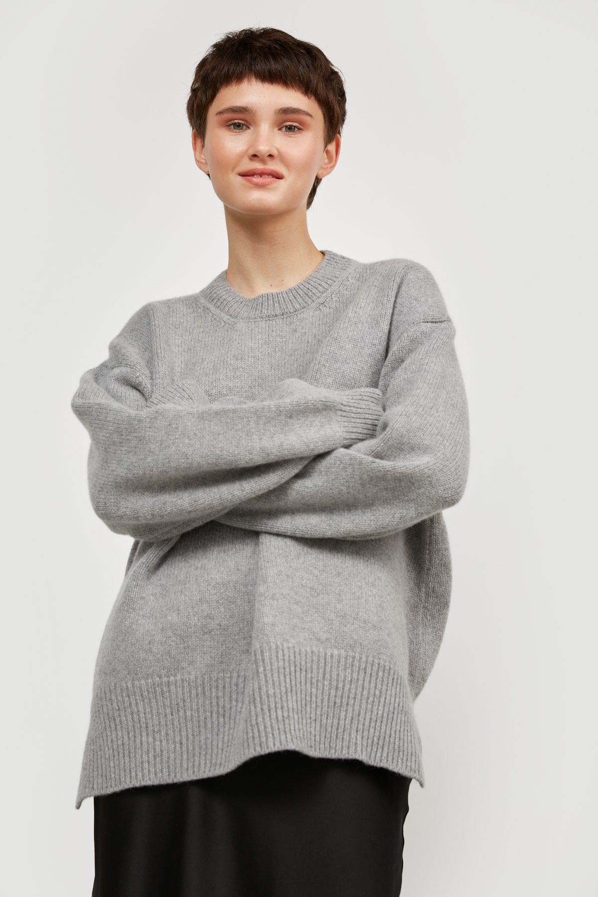 Кашеміровий об'ємний светр сірого кольору, фото 6