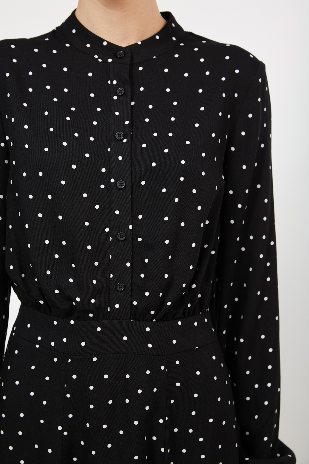 Viscose short dress black in white polka dots print, photo 3
