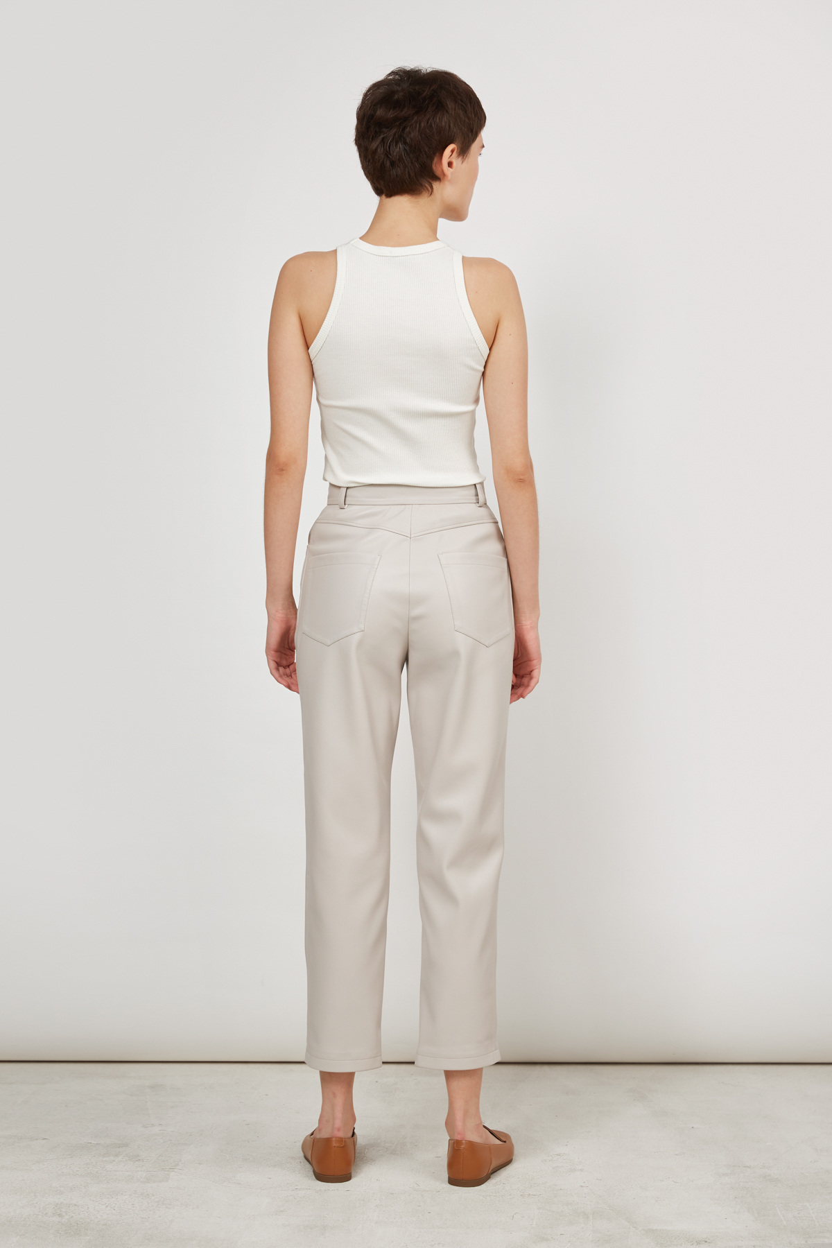 Gray eco-leather cropped trousers, photo 3