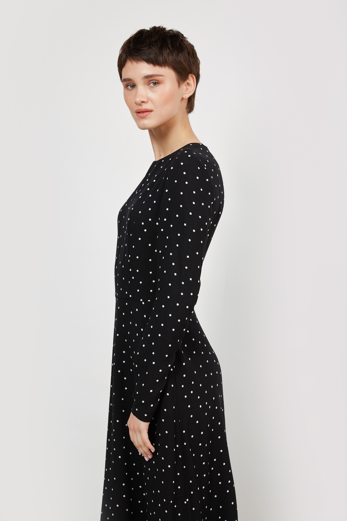 Loose viscose midi dress with white polka dots, photo 2
