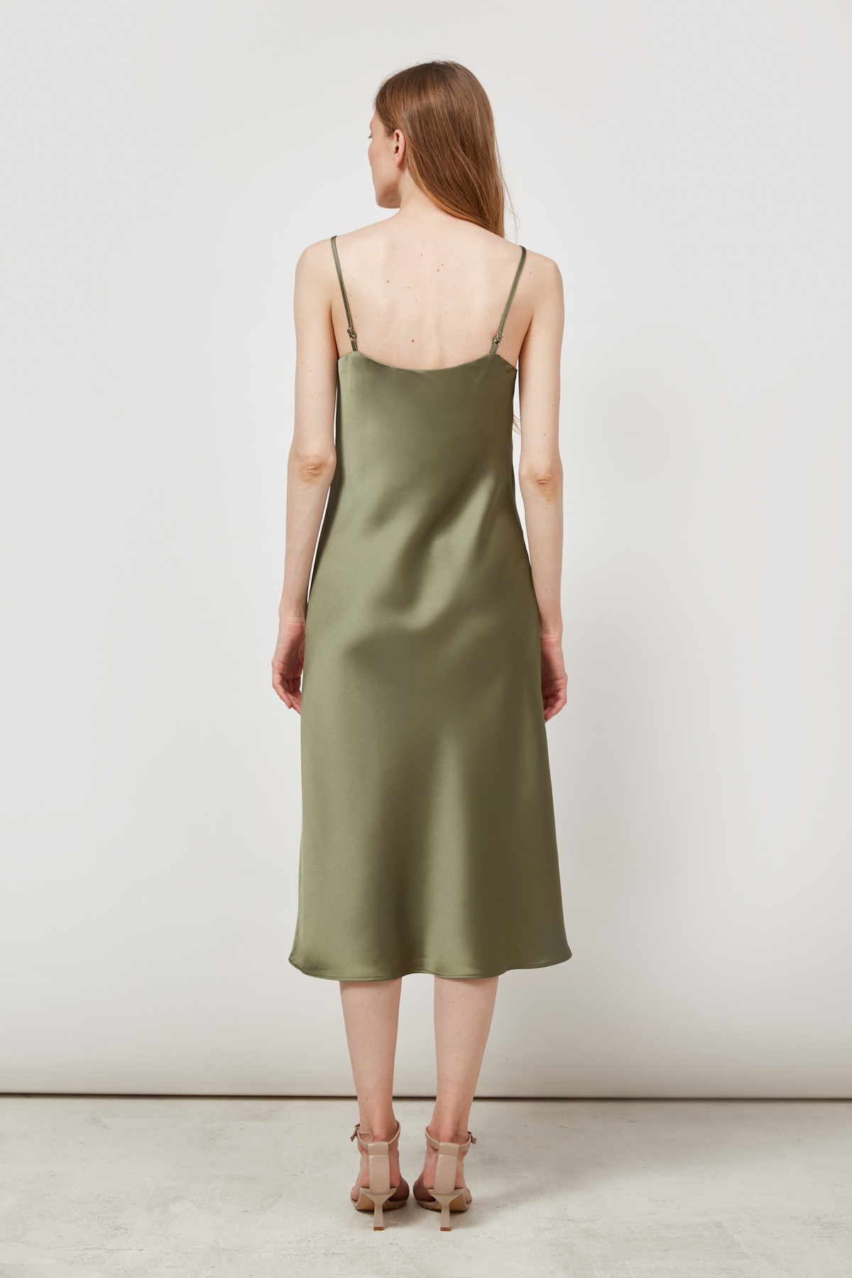 Сукня-комбінація кольору хакі з щільного сатину, фото 3