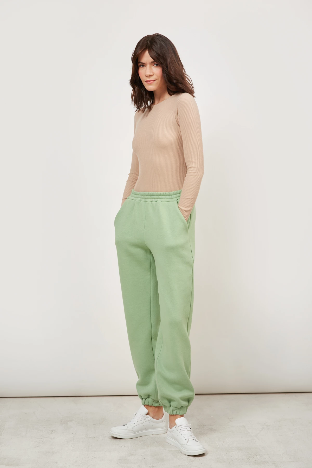 Трикотажні штани-джогери фісташкового кольору , фото 2