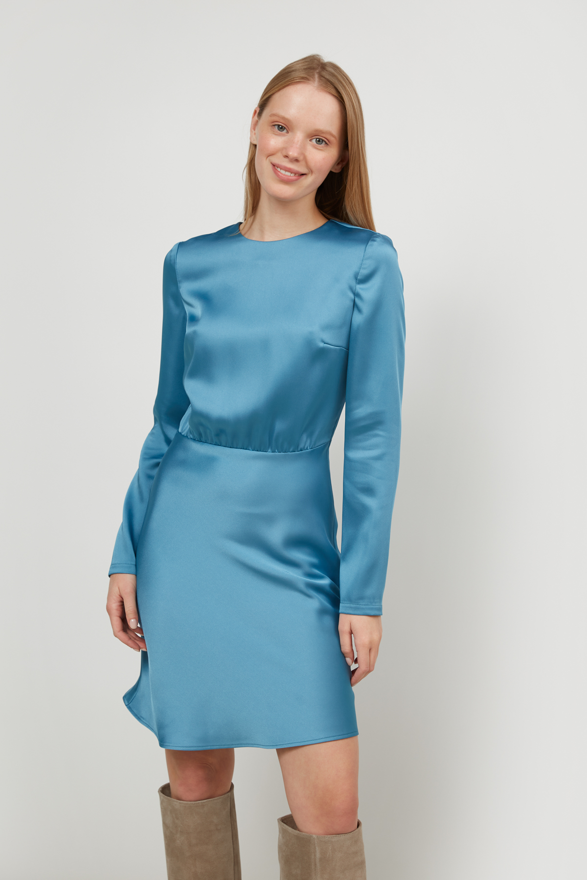 Short blue dress in satin with long sleeves, photo 1