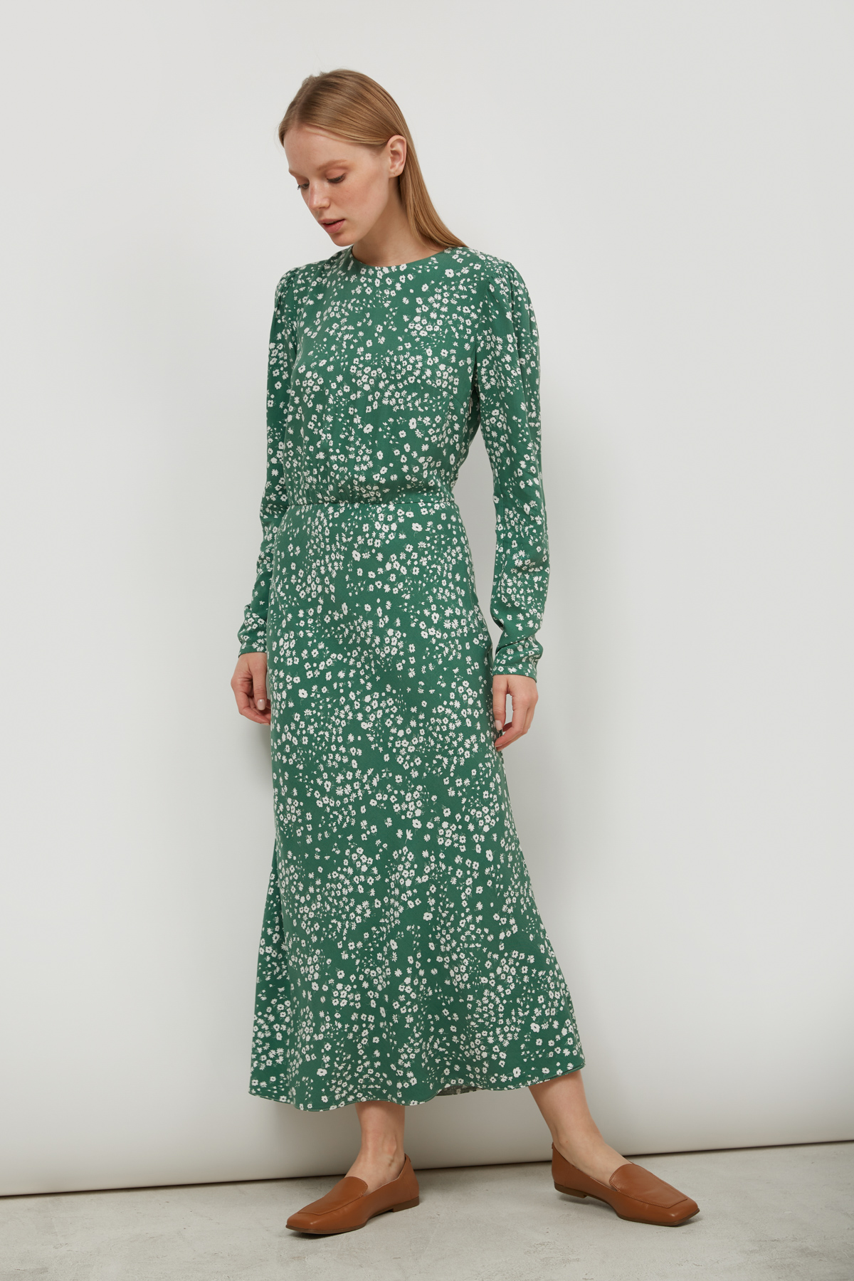 Dress with viscose green in flowers print, photo 2