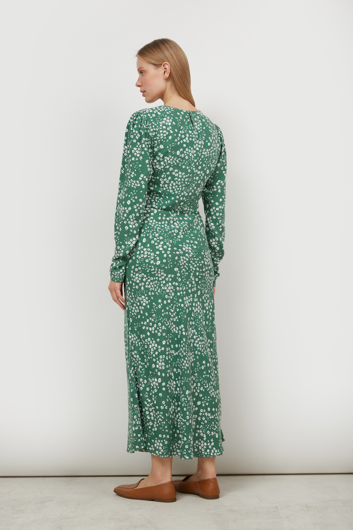 Dress with viscose green in flowers print, photo 4