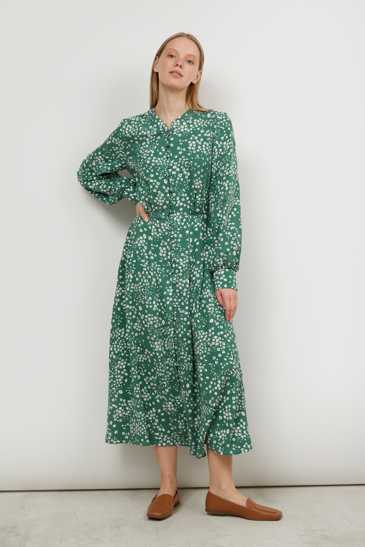 Midi dress with viscose green in flowers print, photo 2