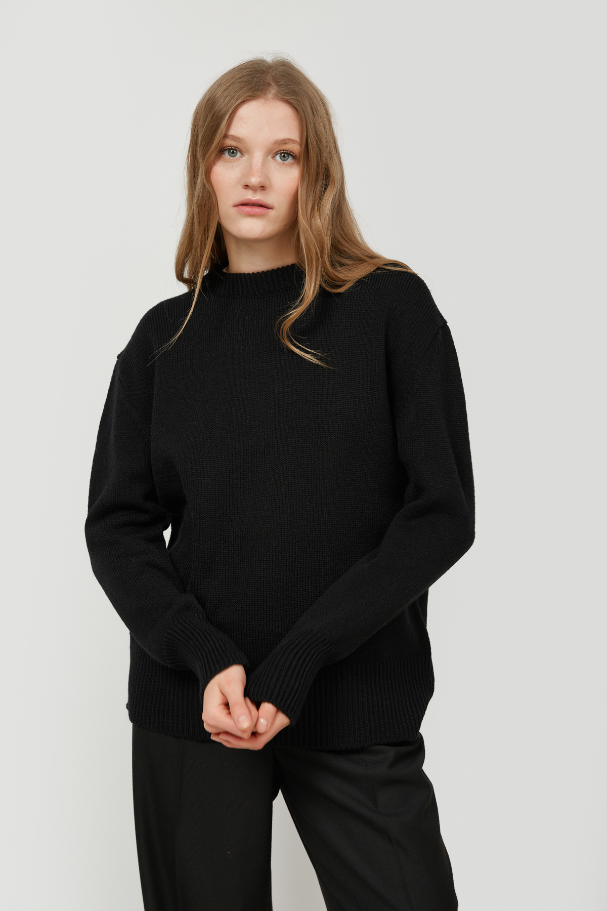 Вязаный черный свитер из шерсти прямого силуэта, фото 1