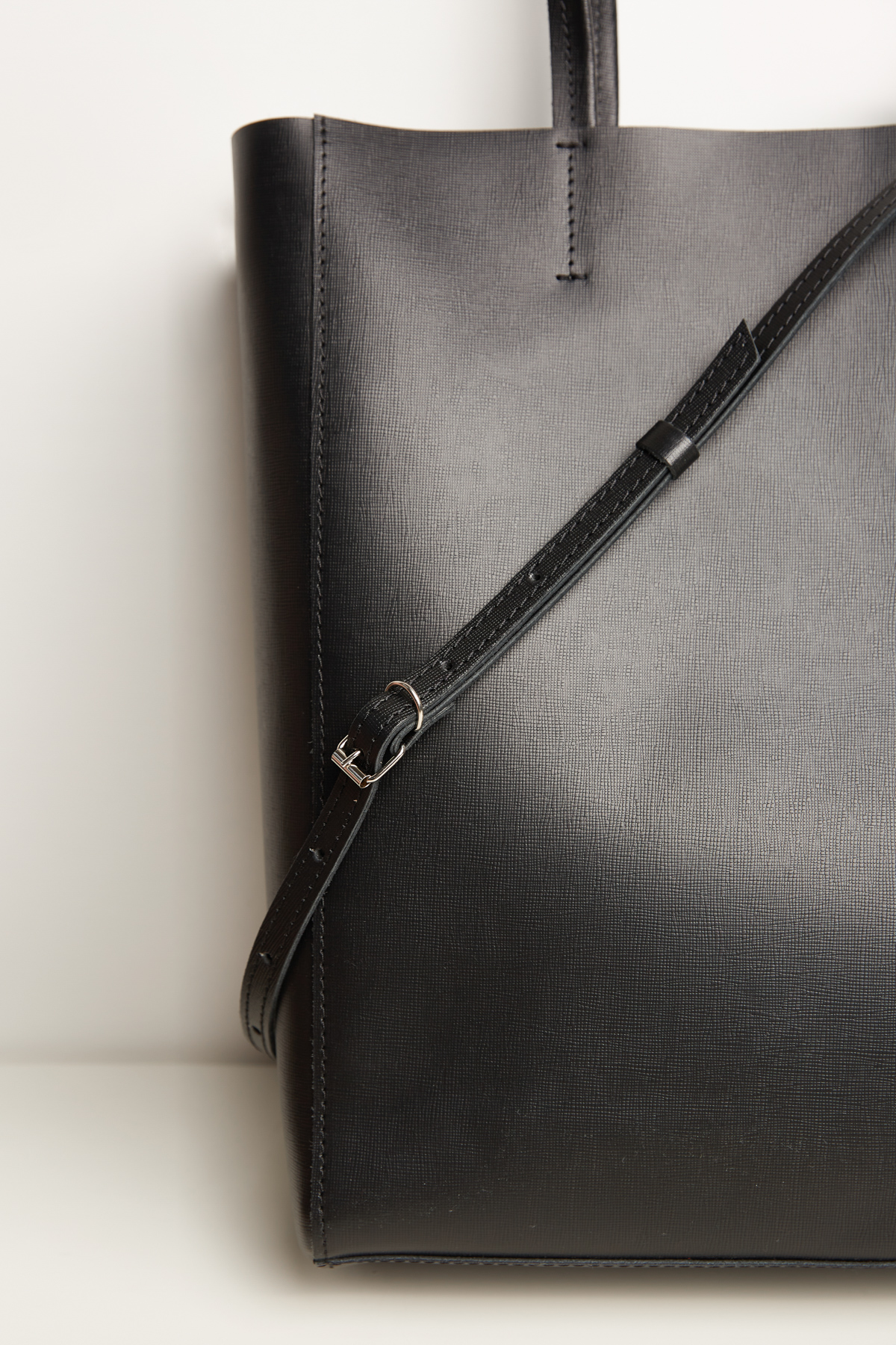Black leather shopping bag, photo 3