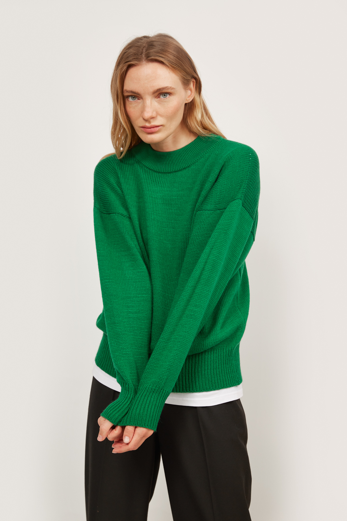 Bright green knitted sweater, photo 1
