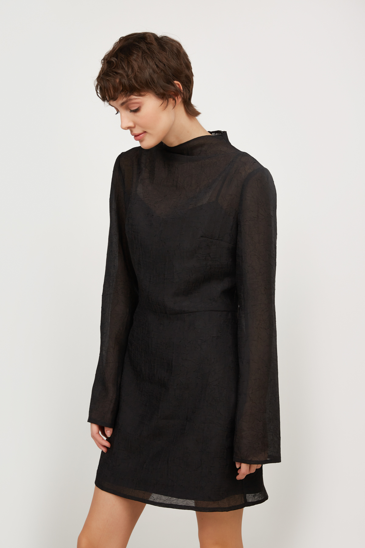 Short black dress with crinkled chiffon, photo 1