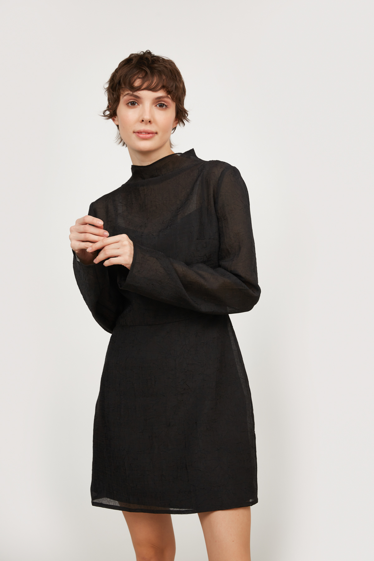 Short black dress with crinkled chiffon, photo 3