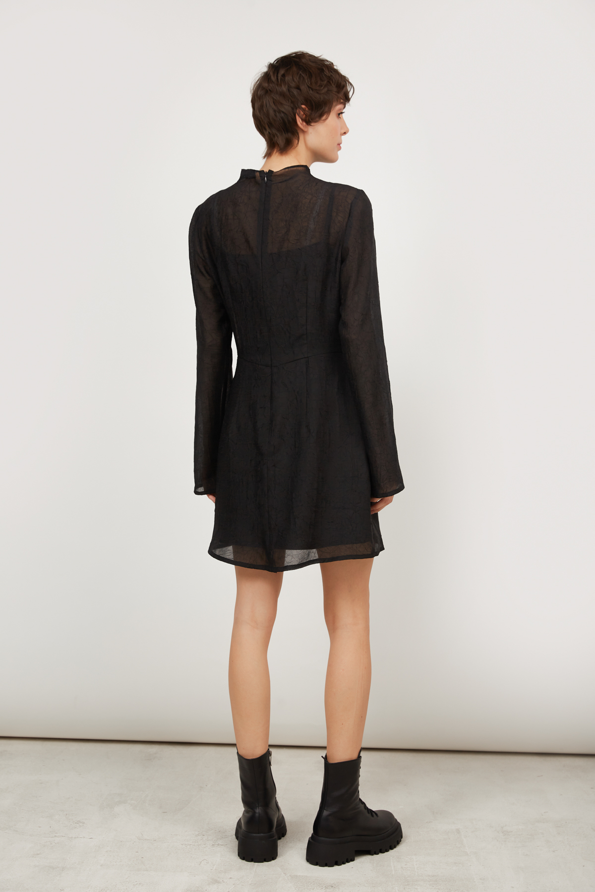 Short black dress with crinkled chiffon, photo 5
