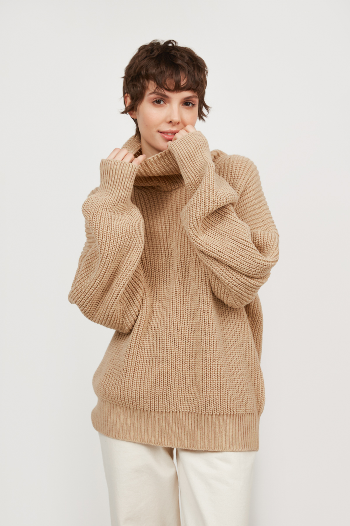 Knitted beige sweater with wool, photo 1
