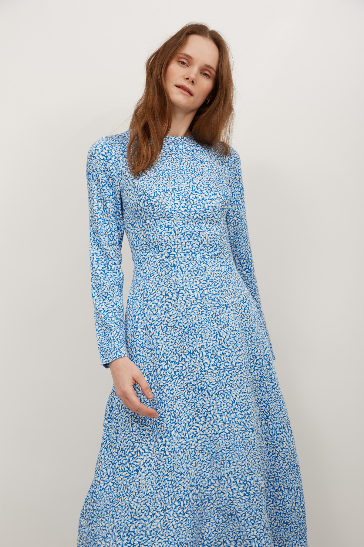 Вискозное платье миди в принт синие капли, фото 3