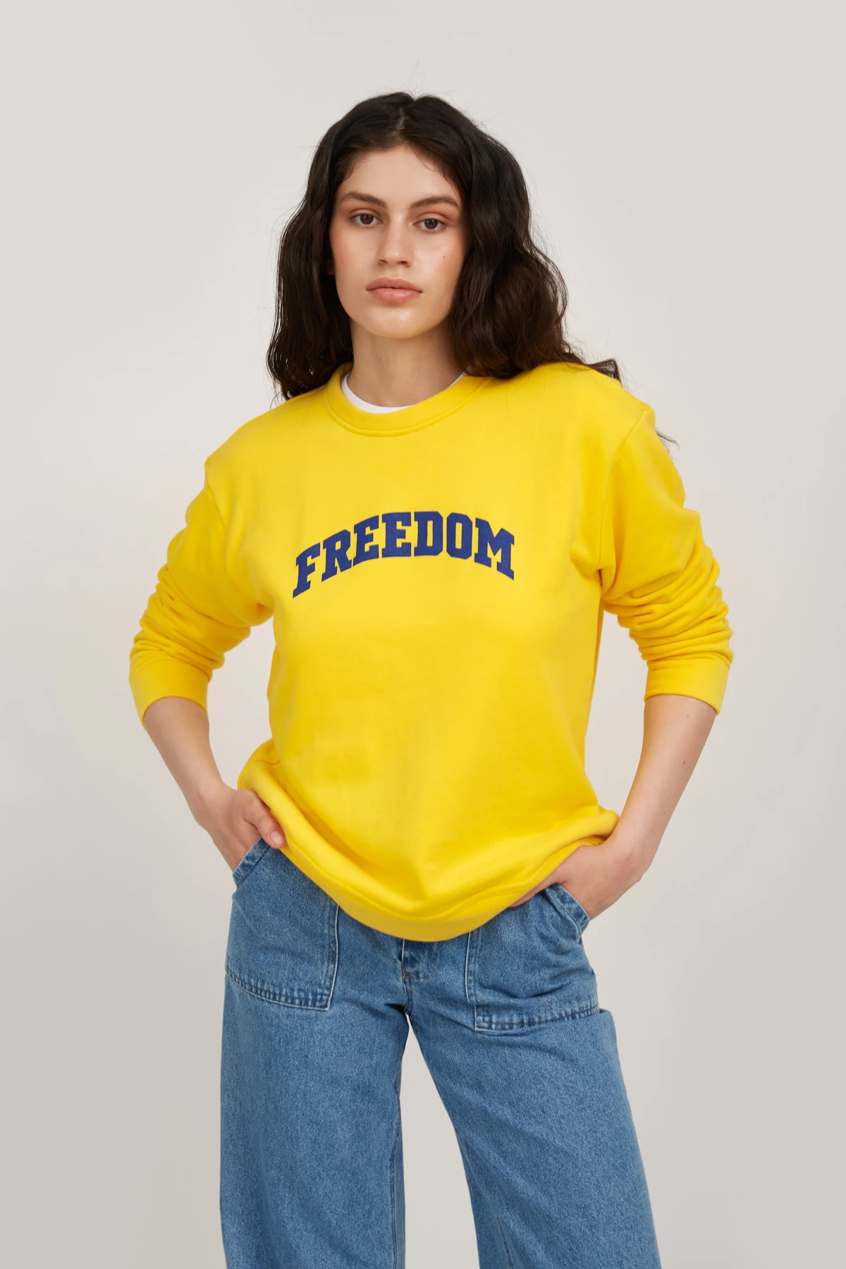 Жёлтый трикотажный свитшот с принтом "Freedom", фото 1