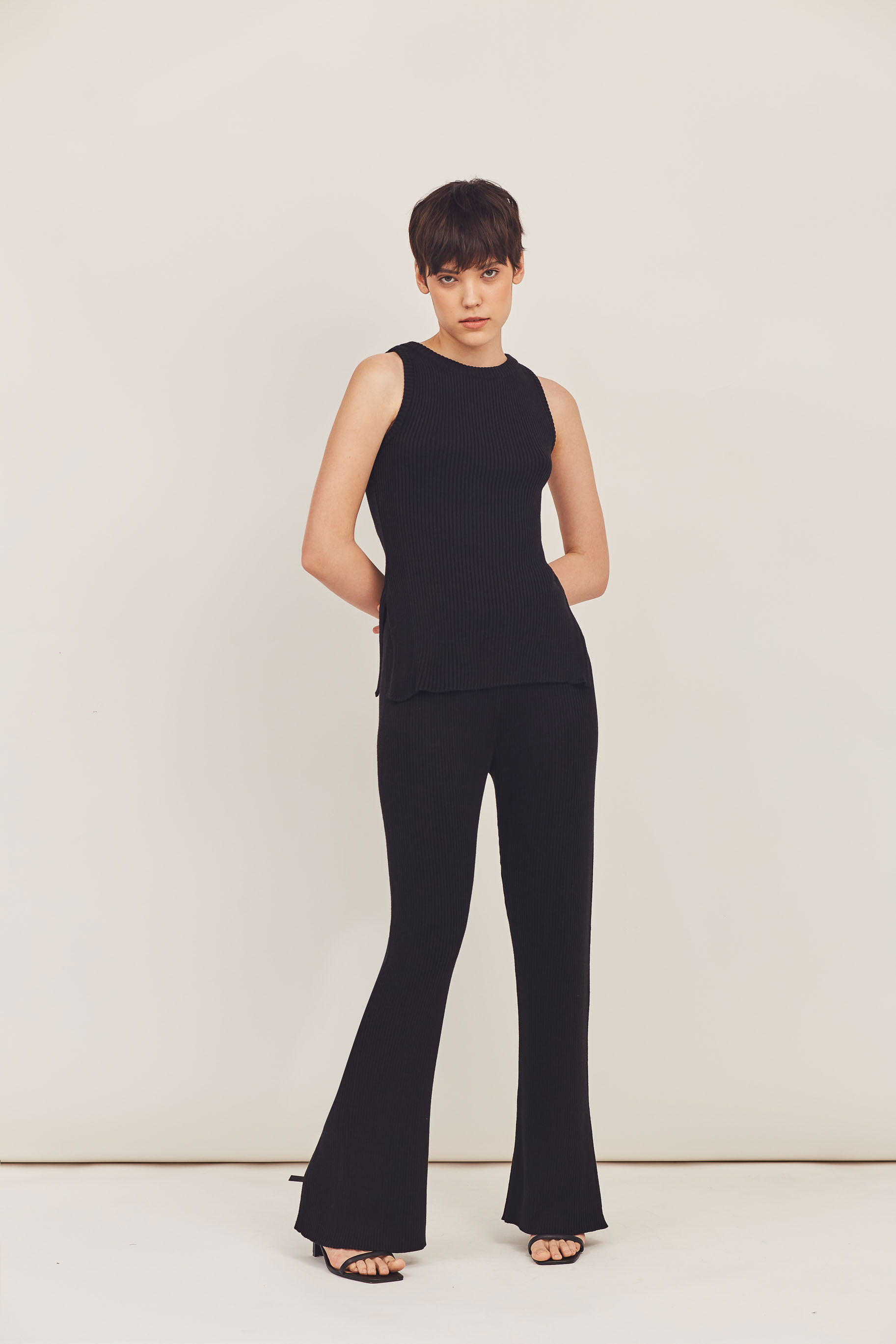 Black ribbed wide-leg knitted pants, photo 1