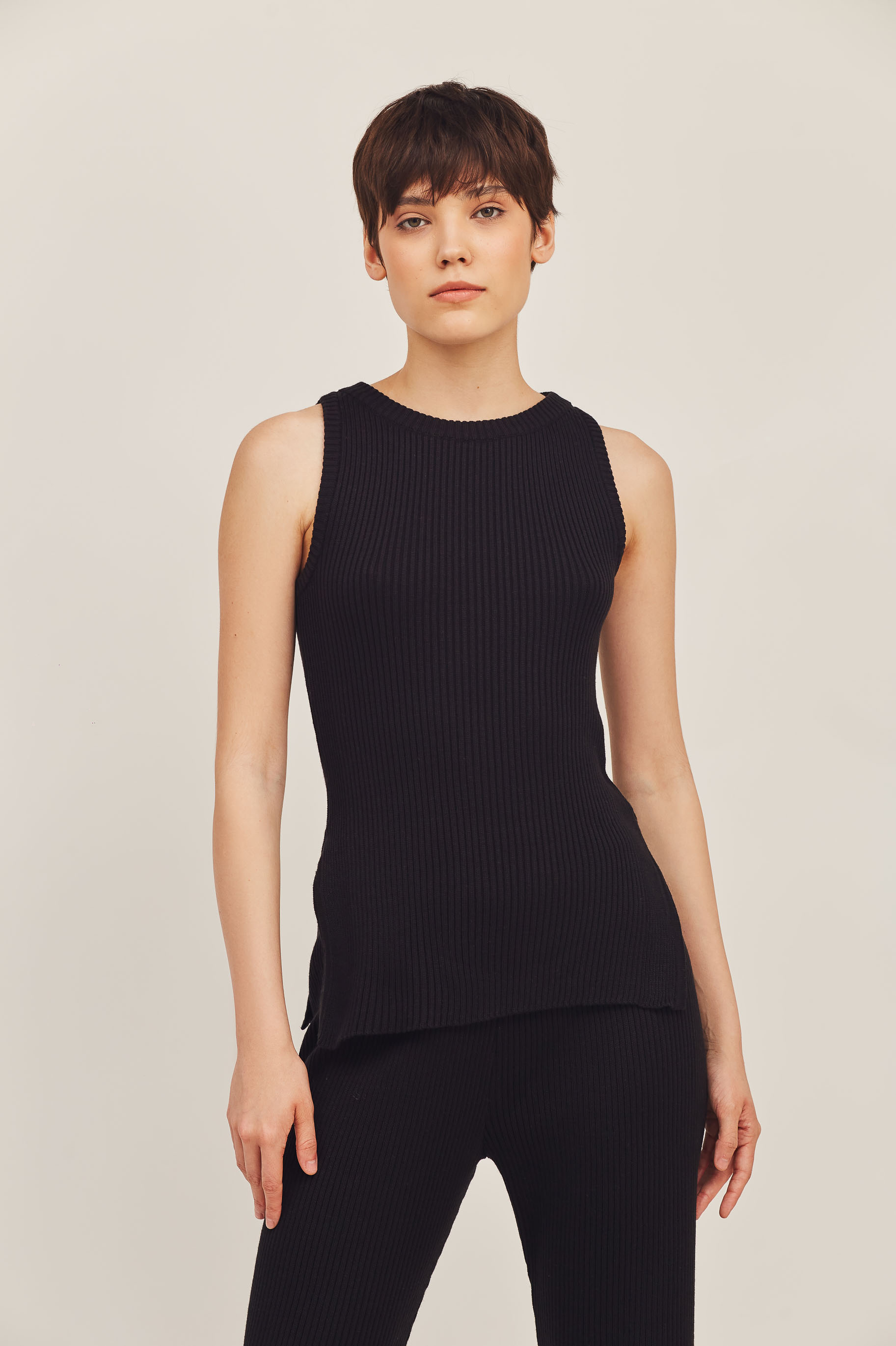 Black ribbed knitted top, photo 1
