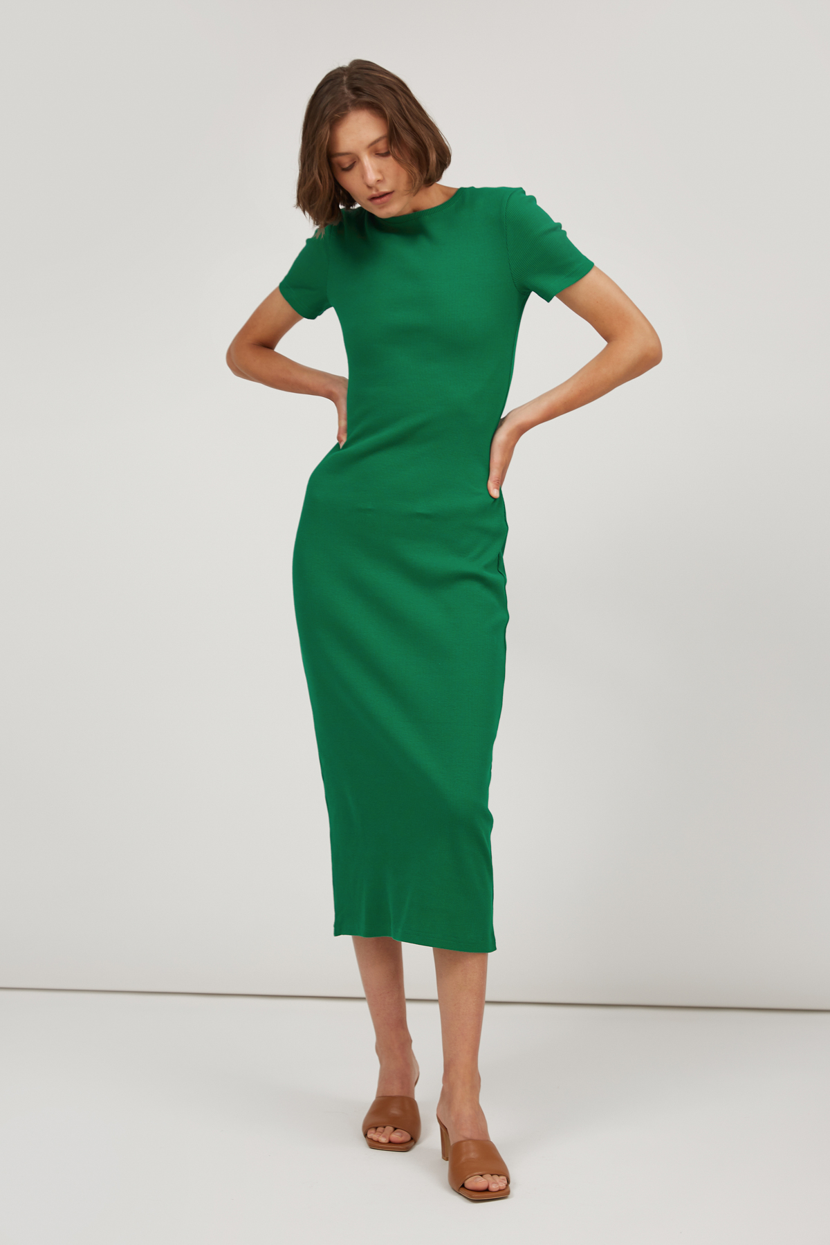Green waist-fitted ribbed jersey midi dress , photo 2