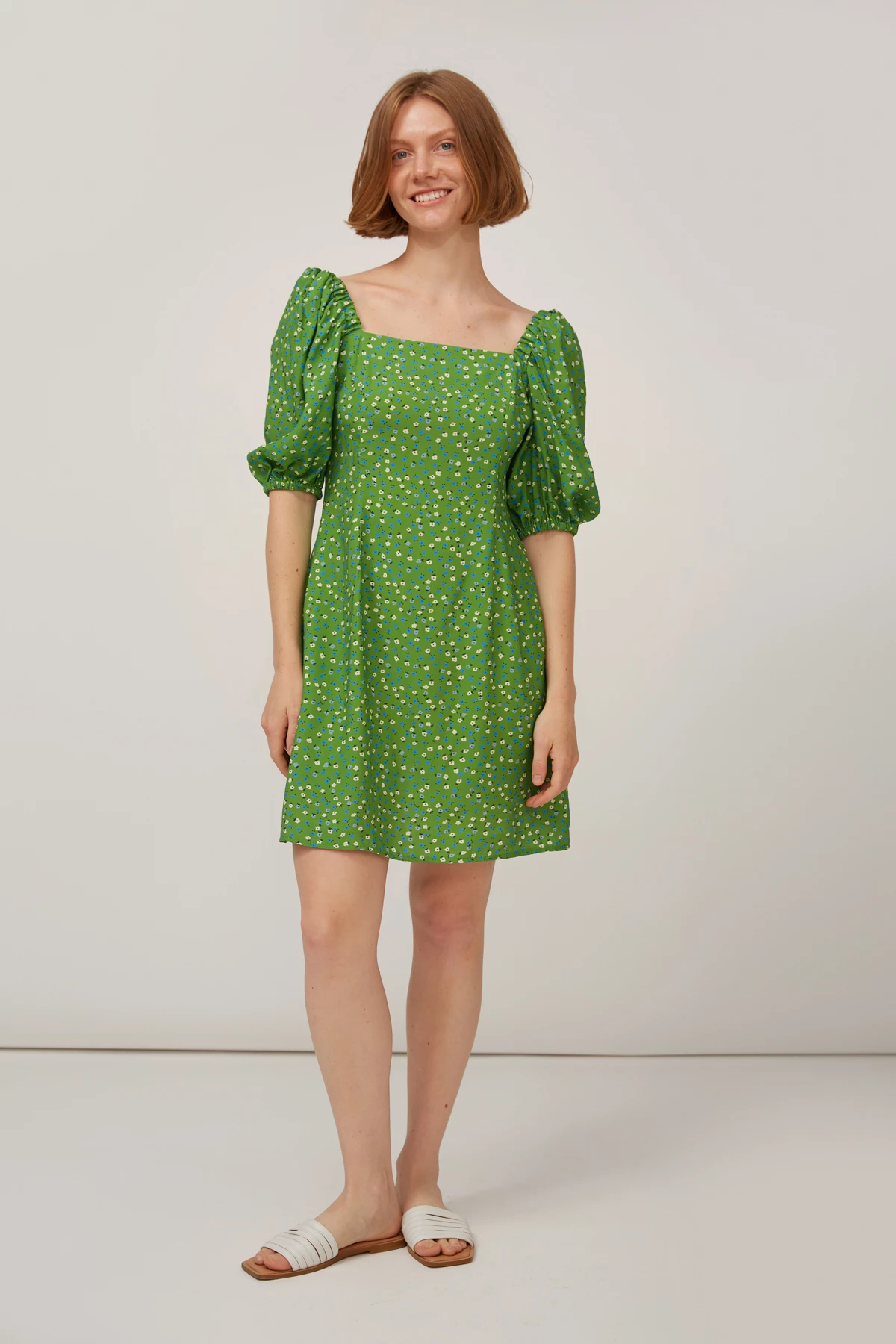 Зелена сукня міні з віскози в квітковий принт, фото 2