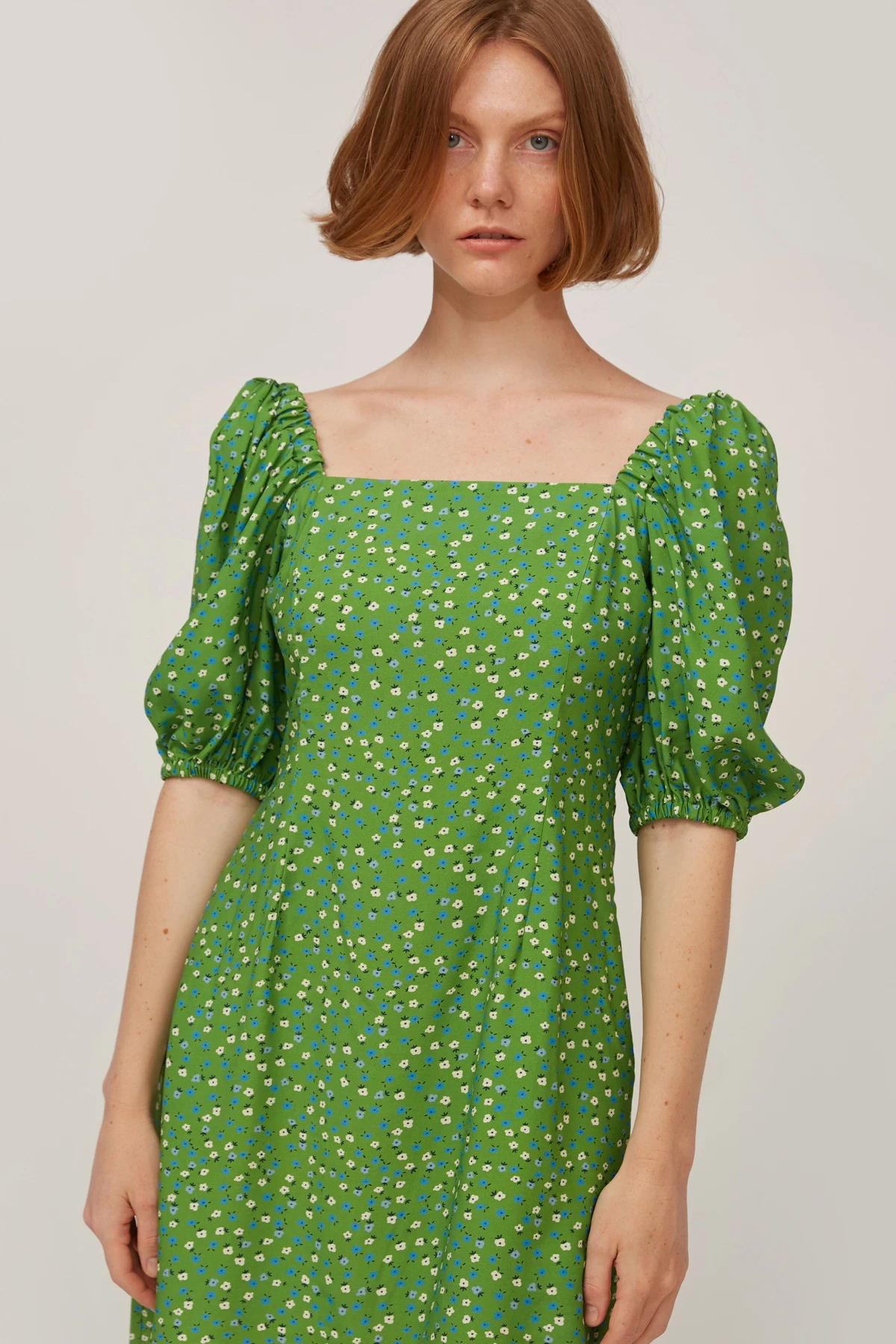 Зелена сукня міні з віскози в квітковий принт, фото 3
