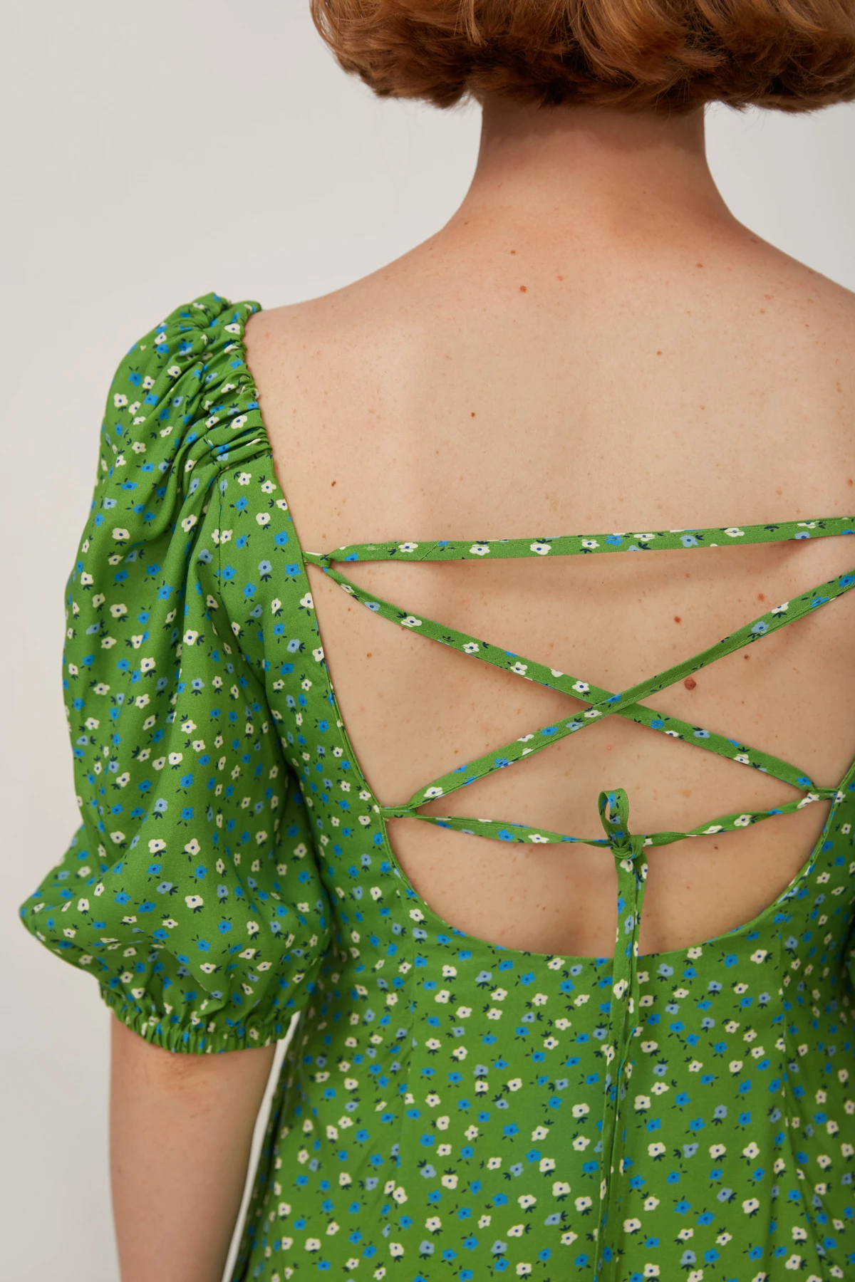 Зелена сукня міні з віскози в квітковий принт, фото 6