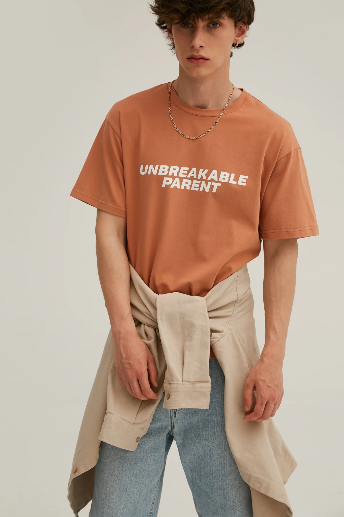 Карамельна унісекс-футболка з написом "Unbreakable parent" з трикотажу, фото 6