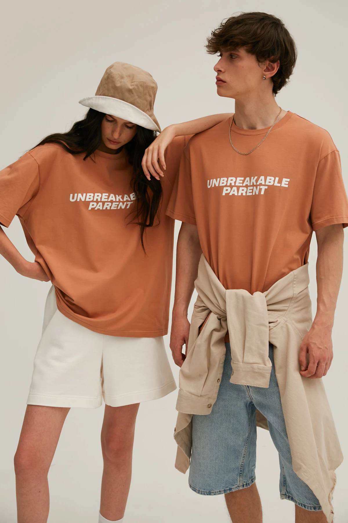 Карамельна унісекс-футболка з написом "Unbreakable parent" з трикотажу, фото 7