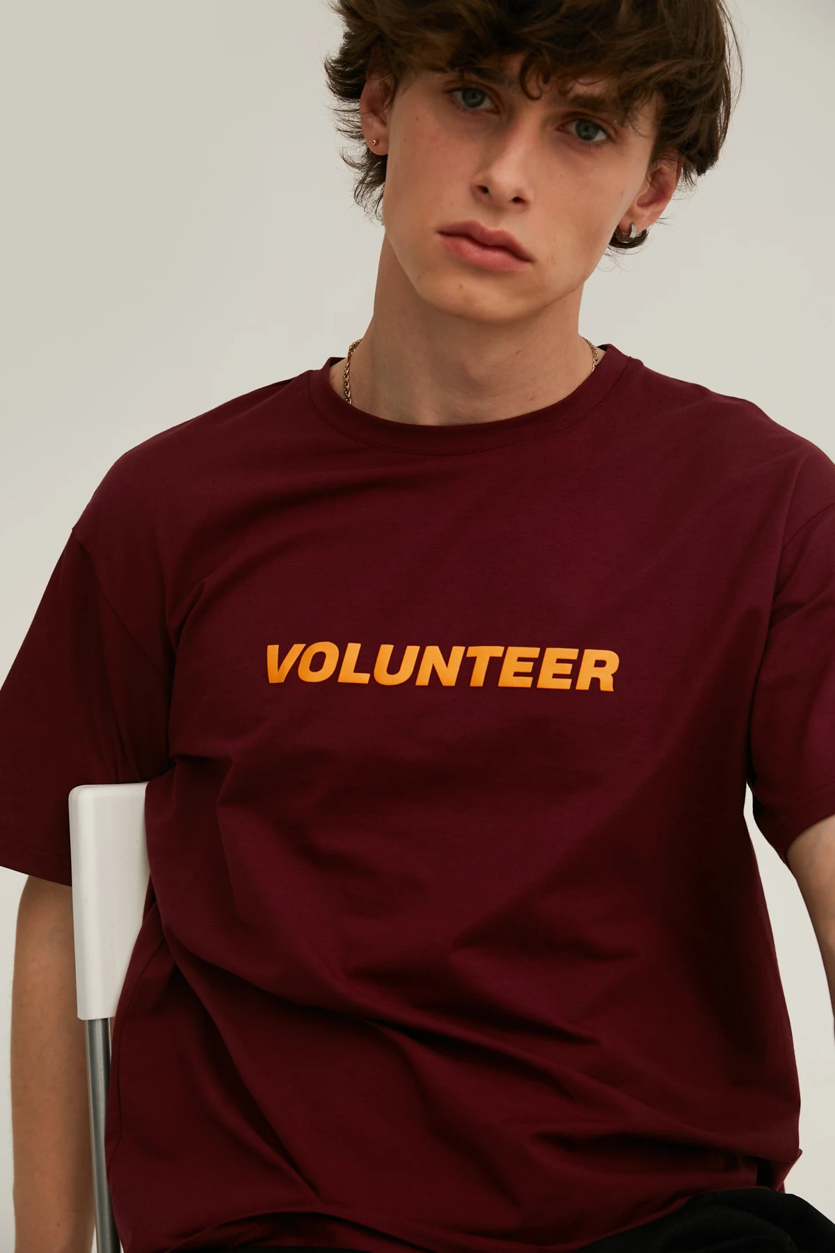 Бордова унісекс-футболка з написом "Volunteer" з трикотажу, фото 6
