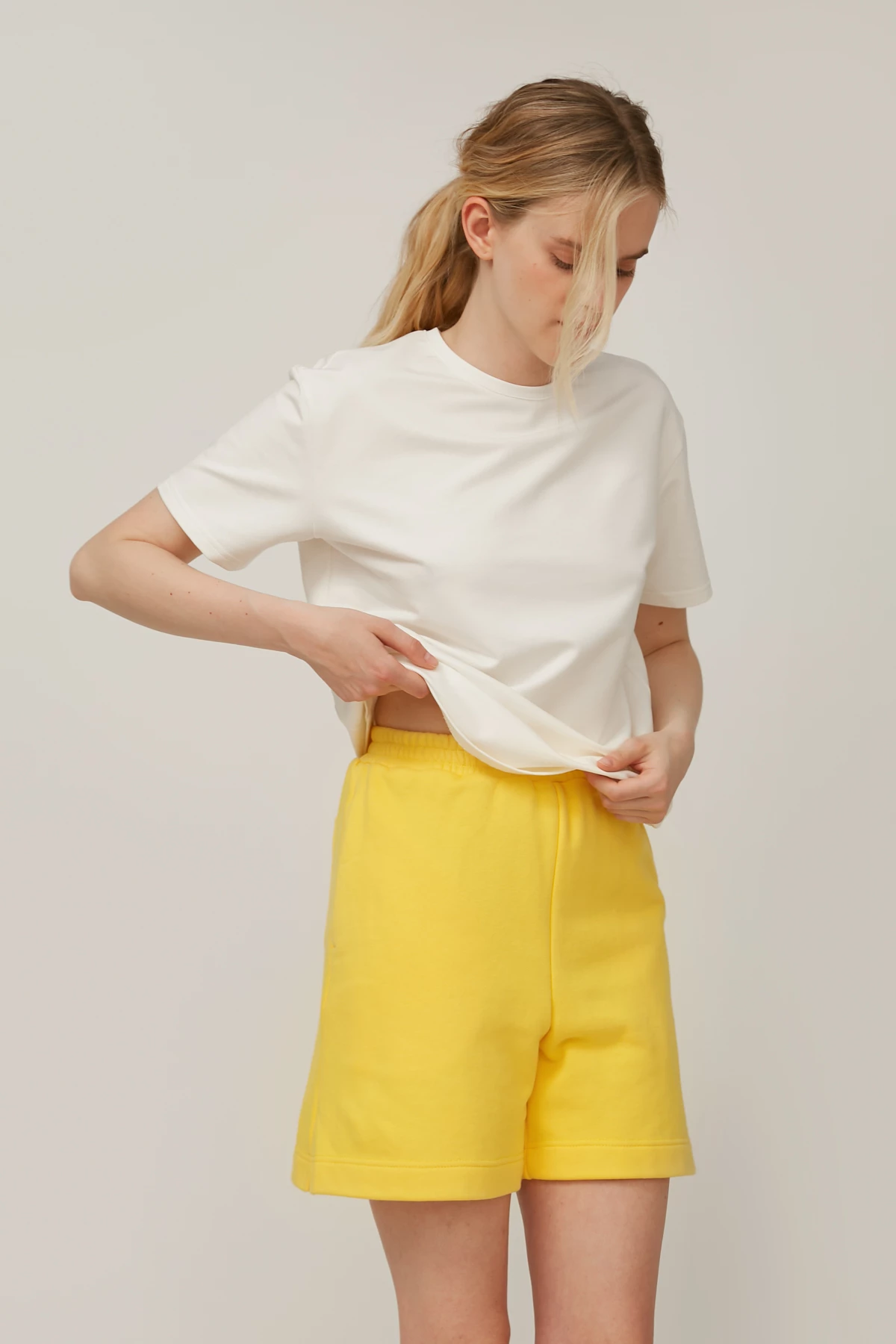 Yellow loose-fit jersey shorts, photo 3
