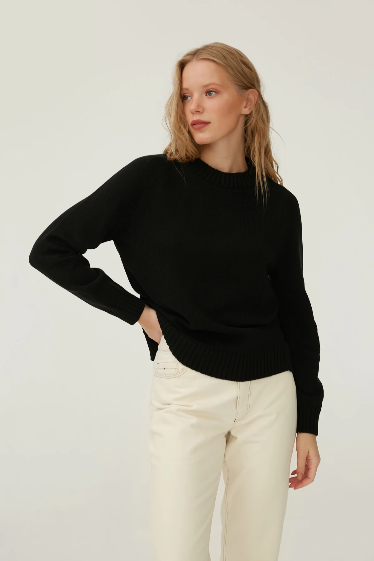Black basic knitted sweater with cotton, photo 3