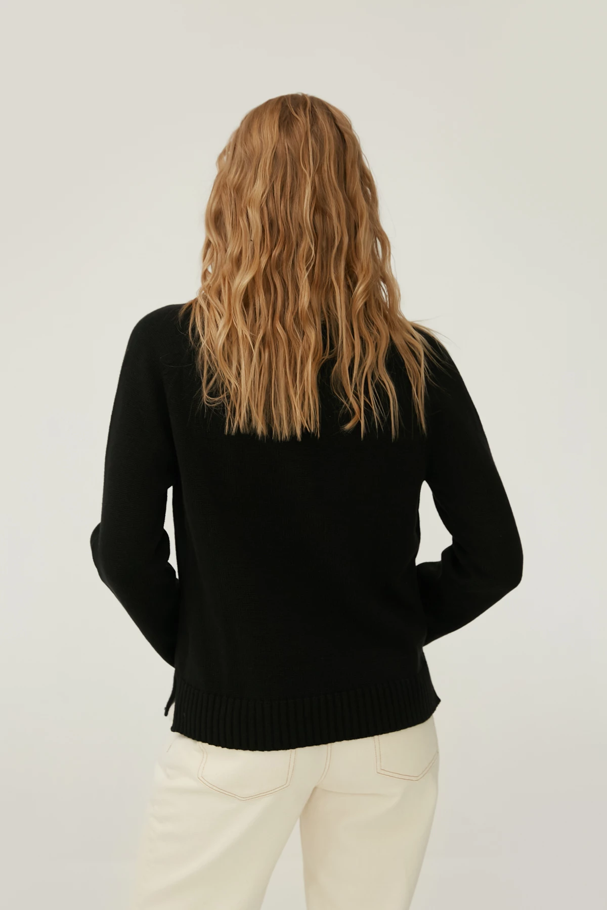 Black basic knitted sweater with cotton, photo 4