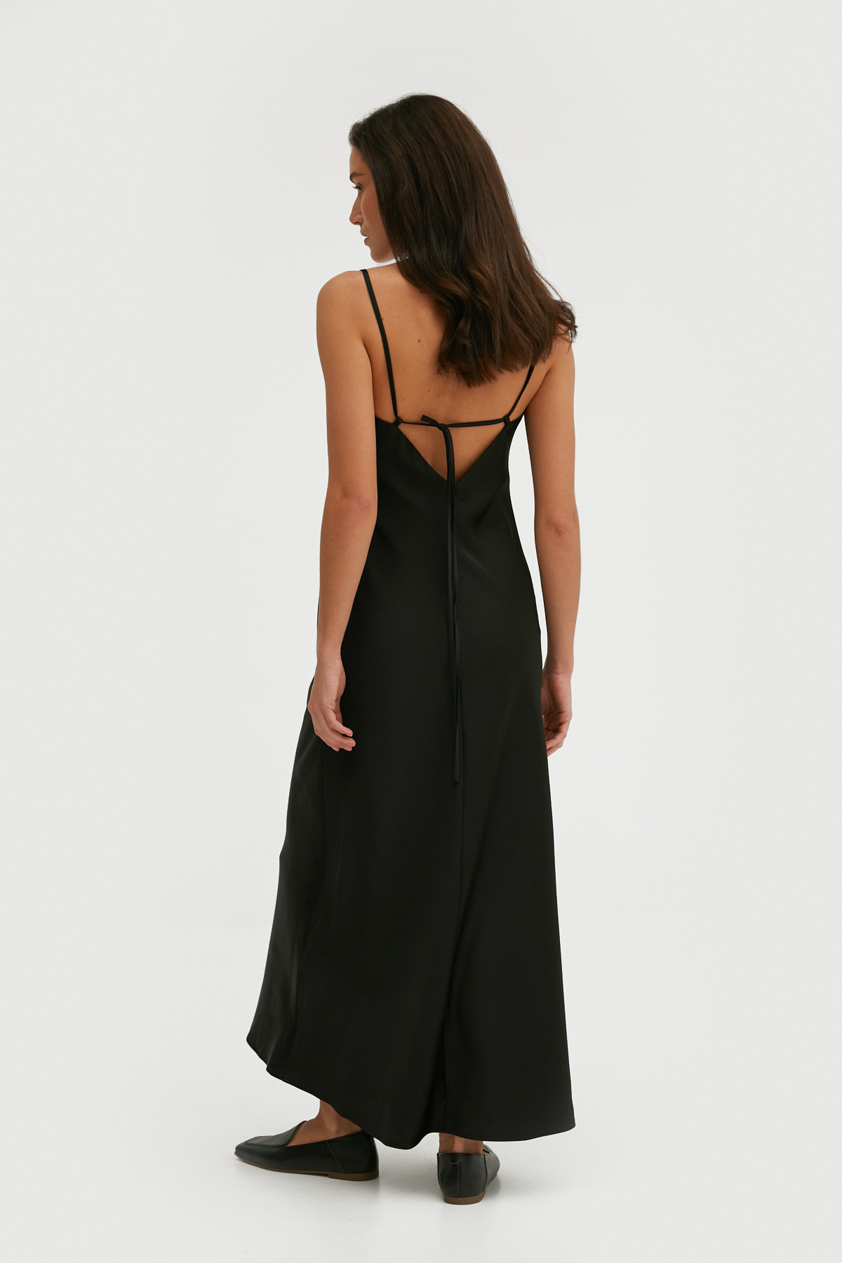 Черное сатиновое платье длинное миди с открытой спиной, фото 6
