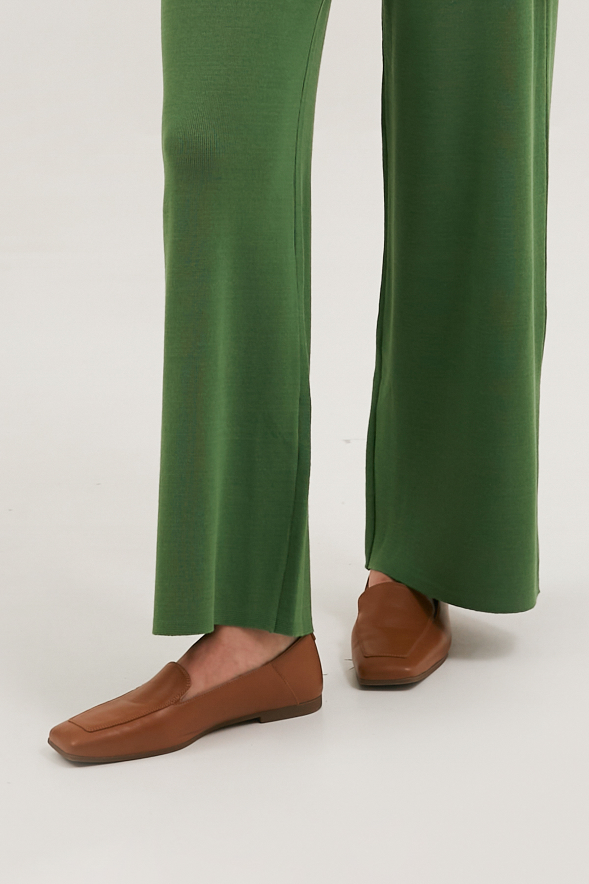 Зелені вкорочені в'язані штани з віскозою, фото 2