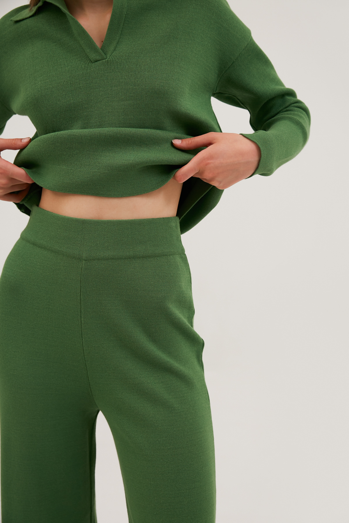 Зелені вкорочені в'язані штани з віскозою, фото 4