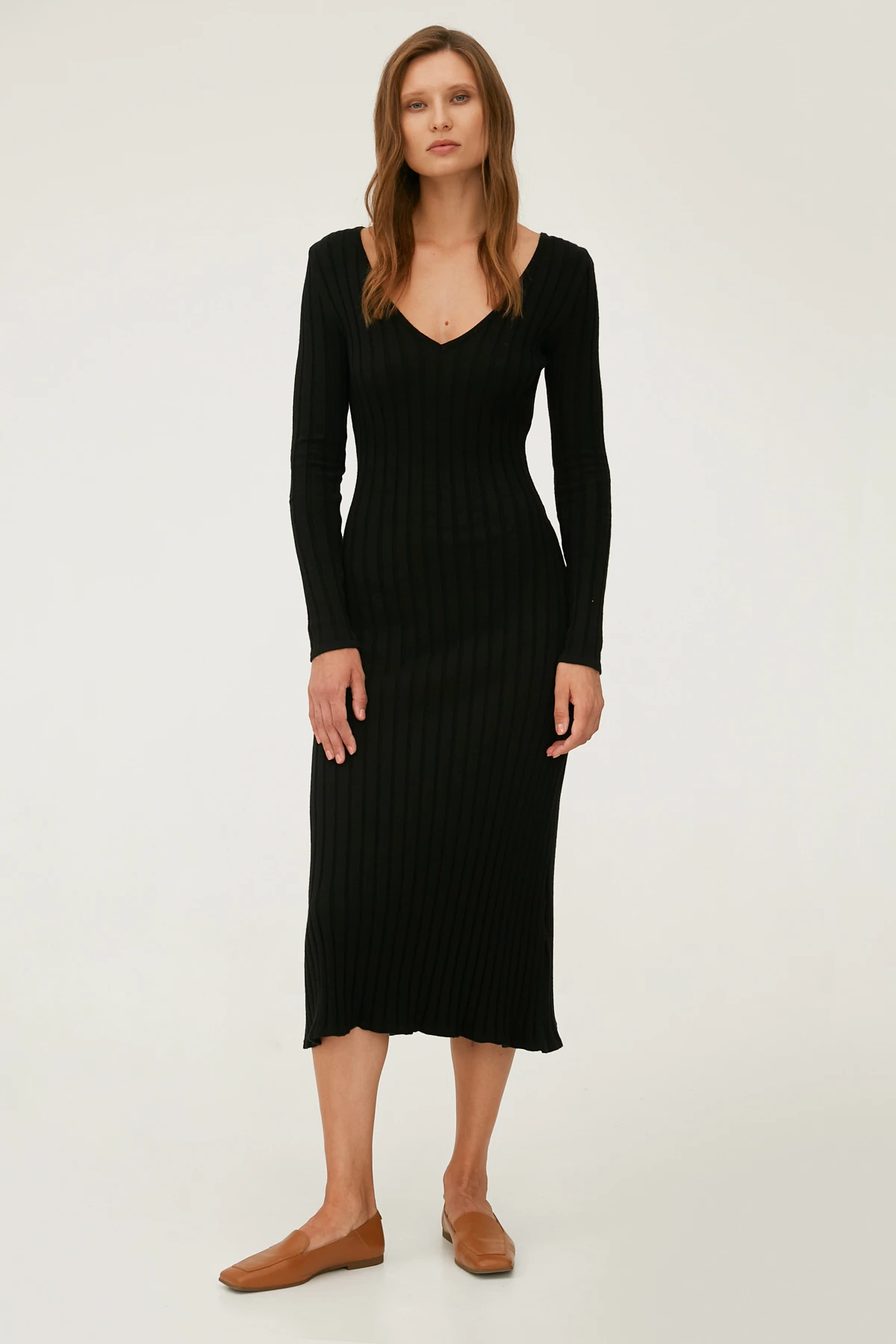 Black ribbed knitted midi dress with viscose, photo 3