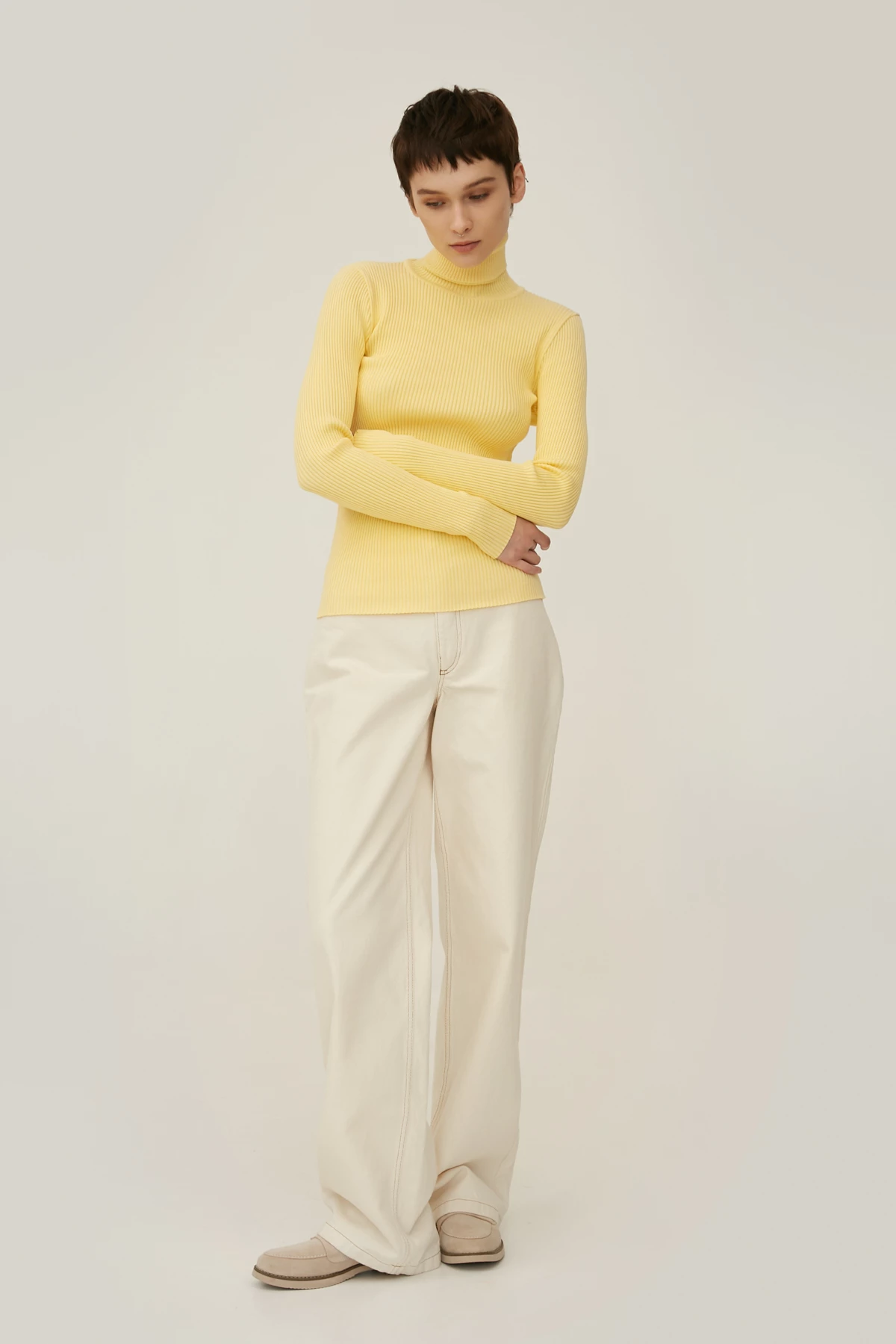Жовтий в'язаний светр в рубчик з віскозою, фото 3