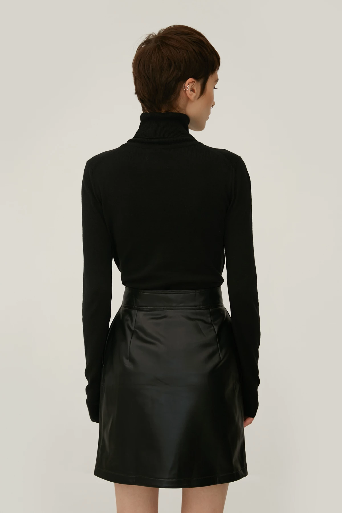 Black mini skirt made of eco-leather, photo 6
