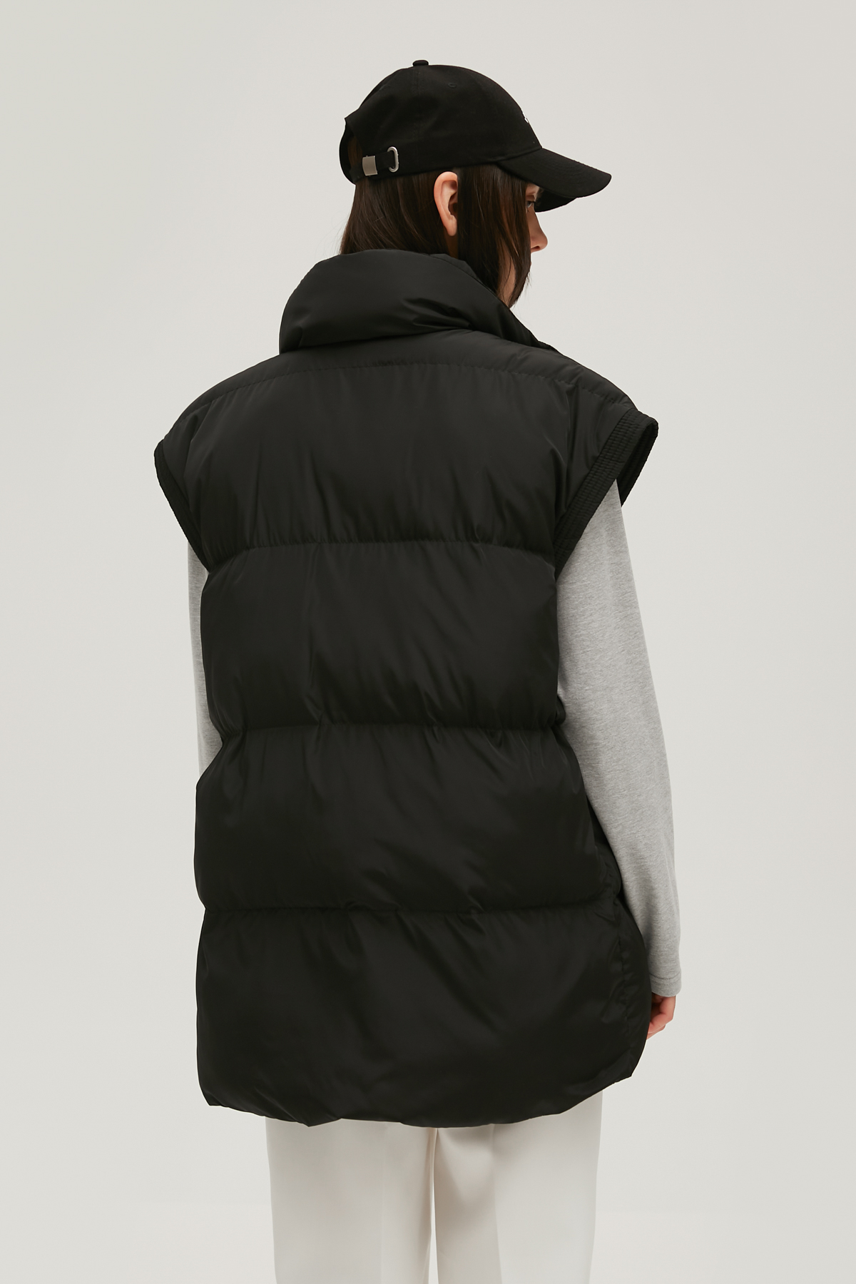 Straight black quilted vest, photo 6