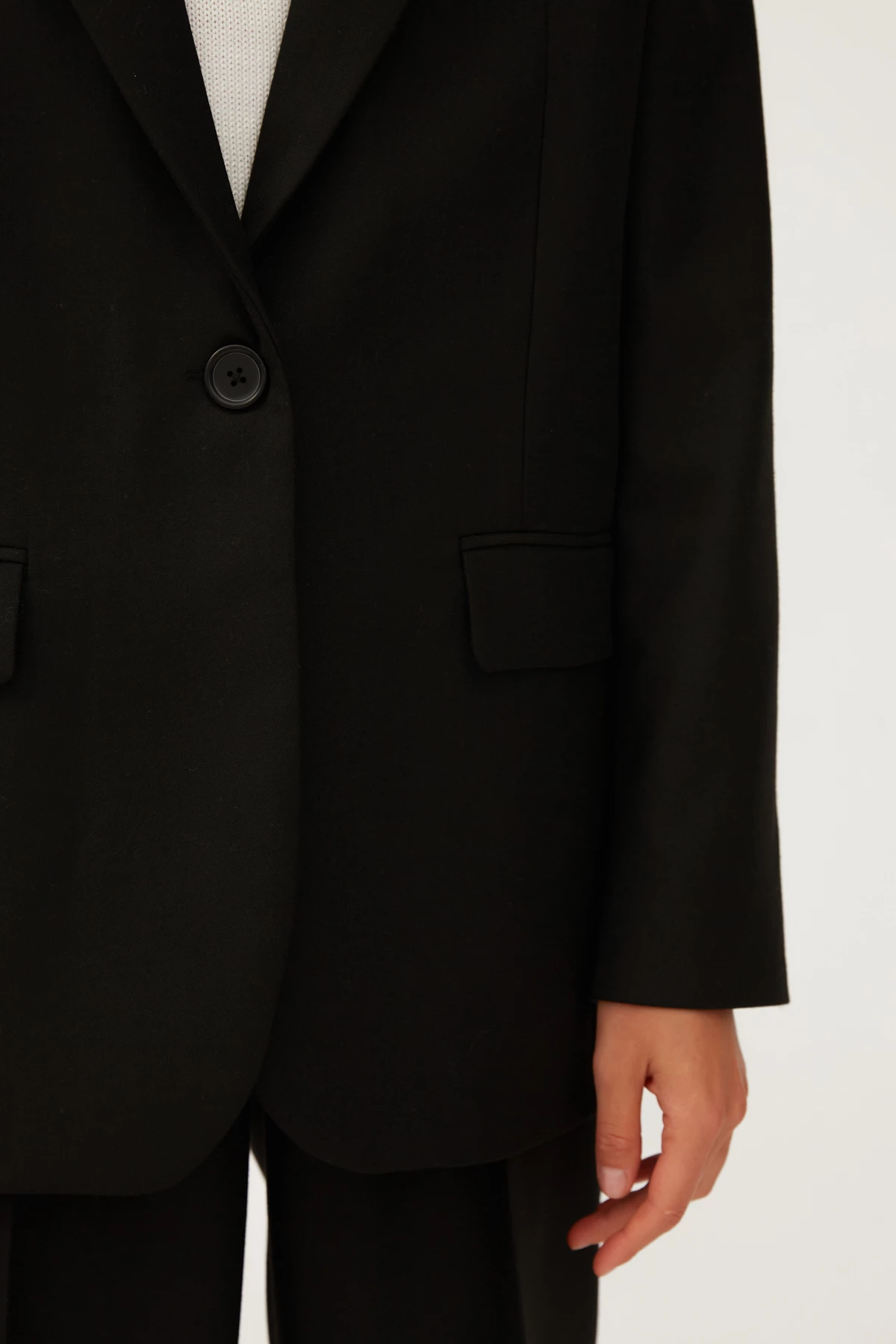Single-breasted straight-cut black jacket, photo 3