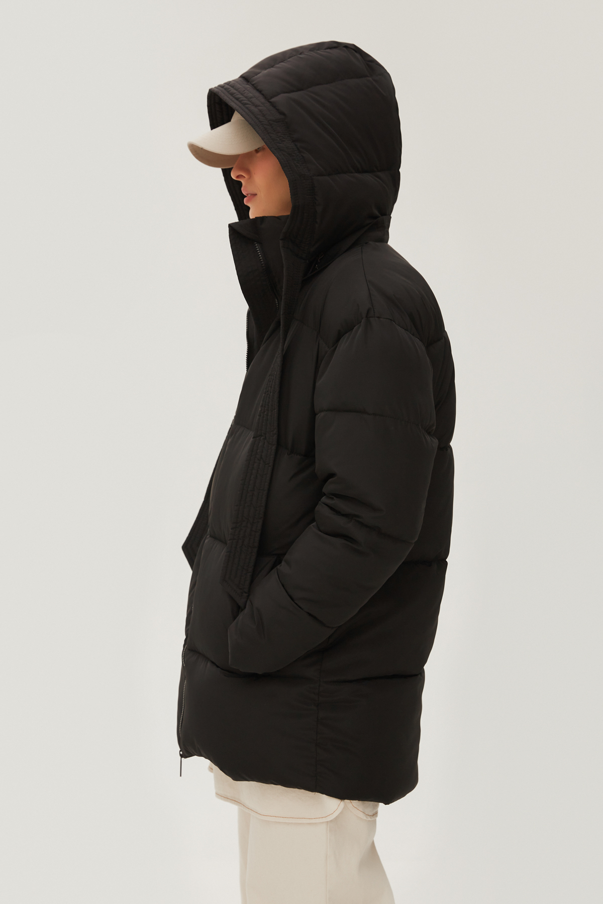 Black quilted jacket with a detachable hood, photo 2