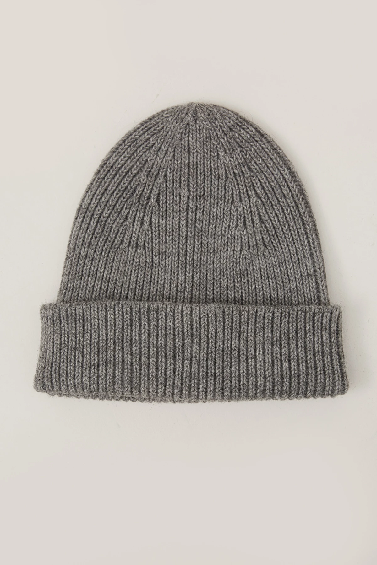 Knitted woolen grey beanie hat, photo 3