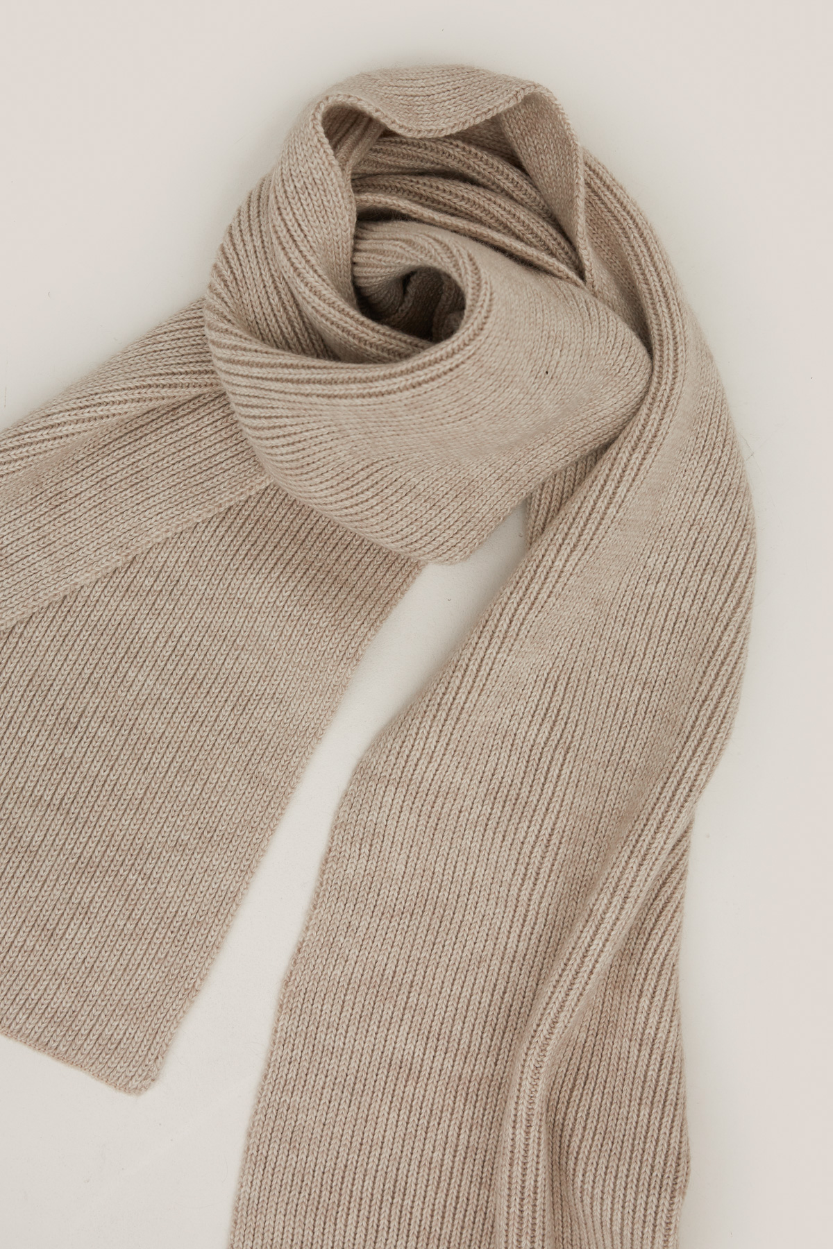 Knitted woolen light beige scarf, photo 1