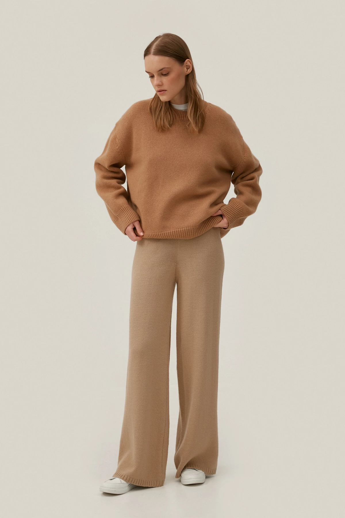 Beige knitted elongated pants with merino wool, photo 2