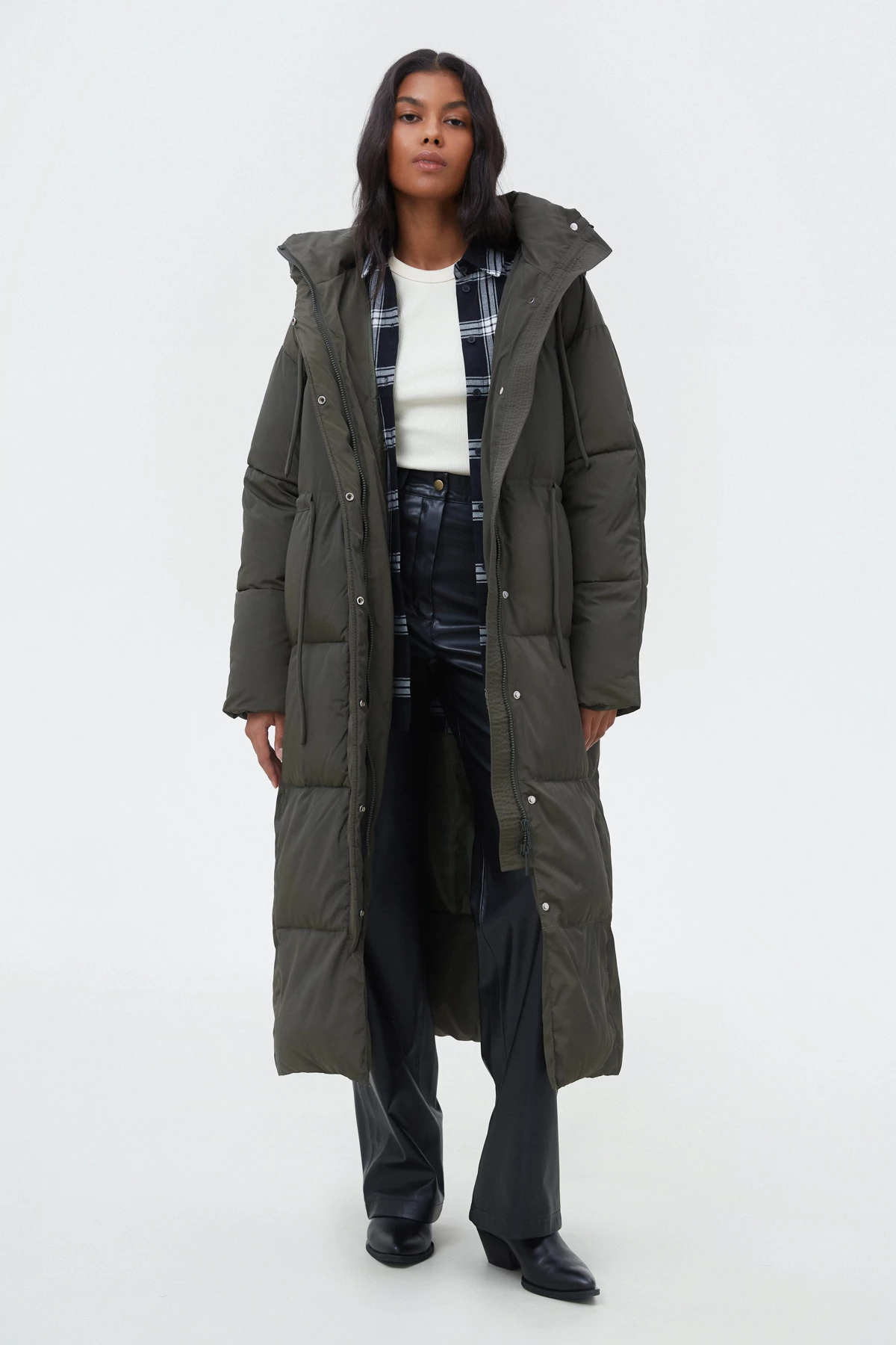 Khaki long quilted coat with waist line accent, photo 1