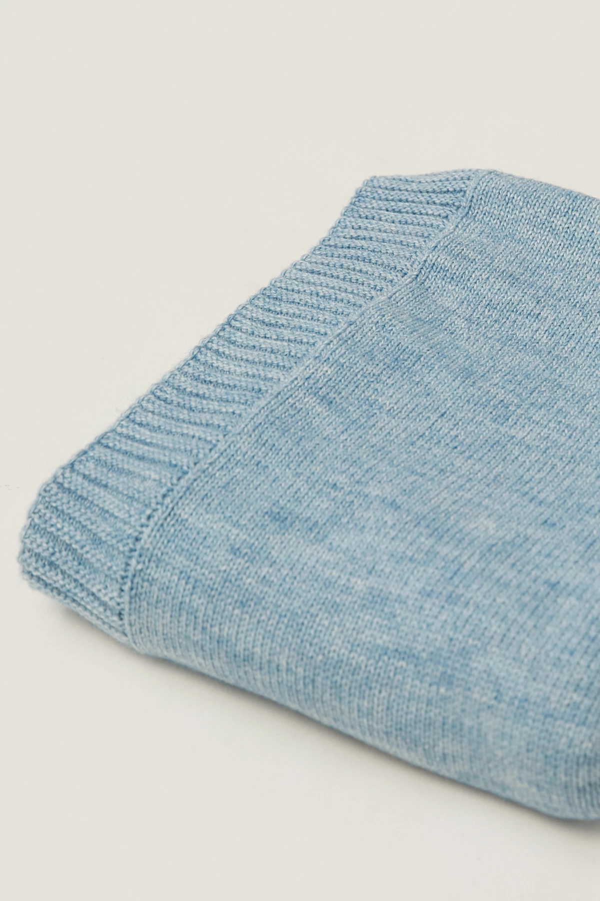 Blue knitted blanket with wool, photo 5