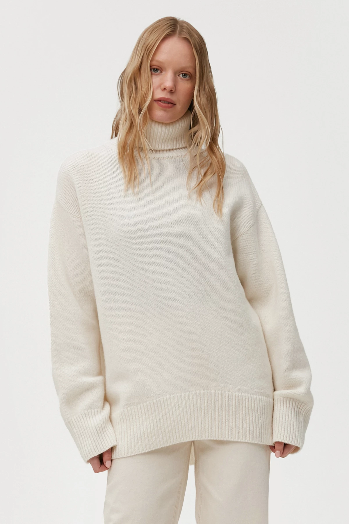 Cashmere milky high neck loose-fit sweater, photo 2