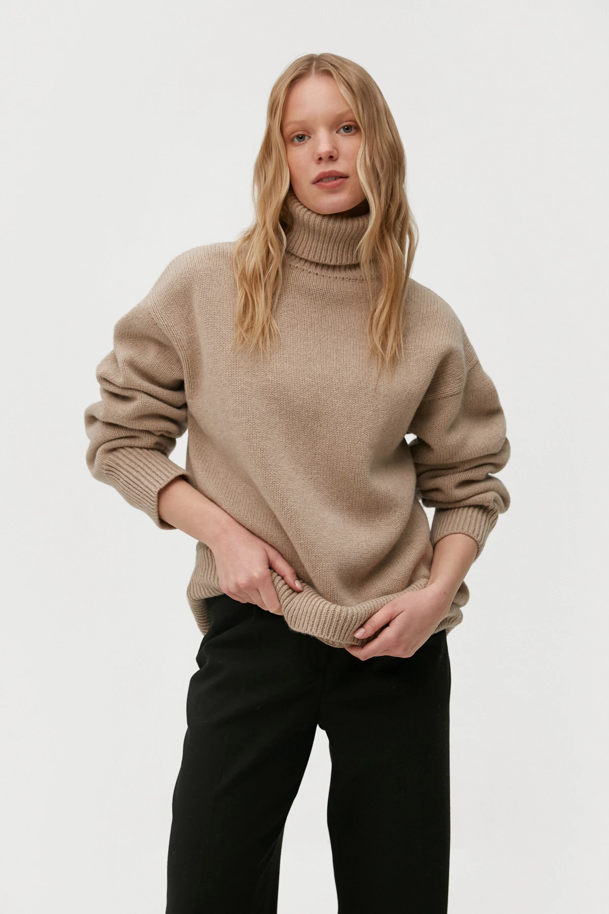 Cashmere beige high neck loose-fit sweater, photo 4
