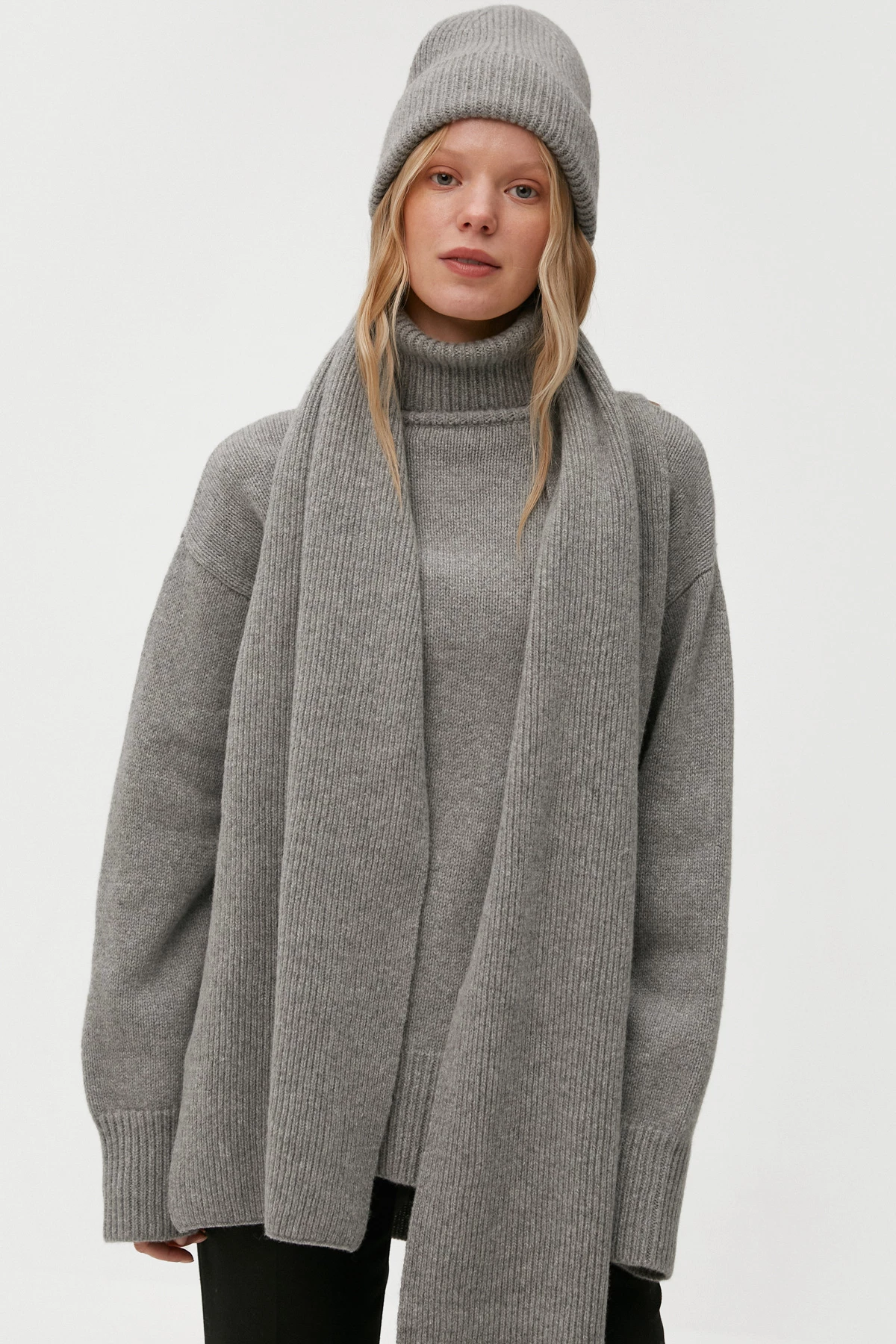 Cashmere grey high neck loose-fit sweater, photo 5
