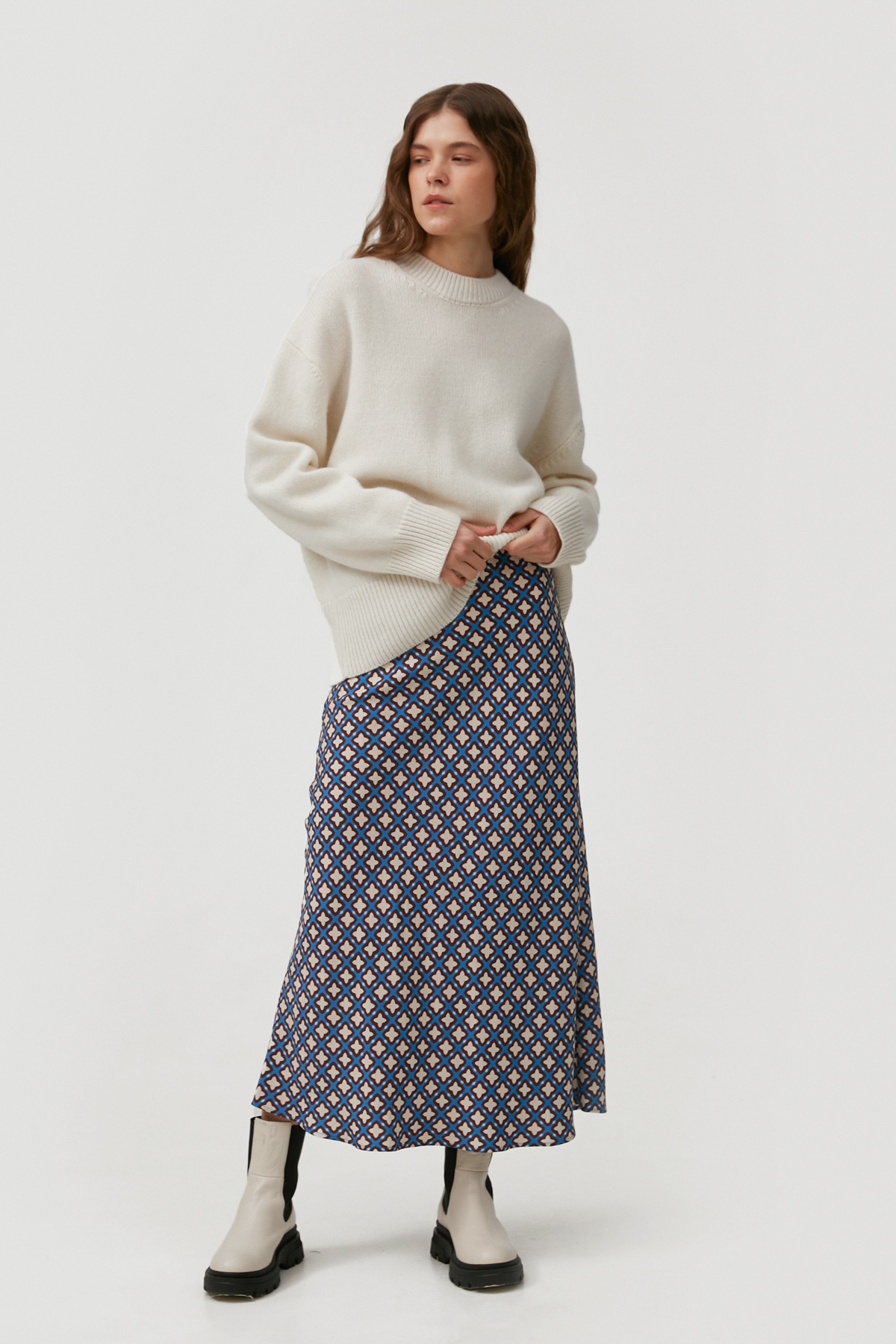 Blue elongated midi tencel skirt with geometric print, photo 1