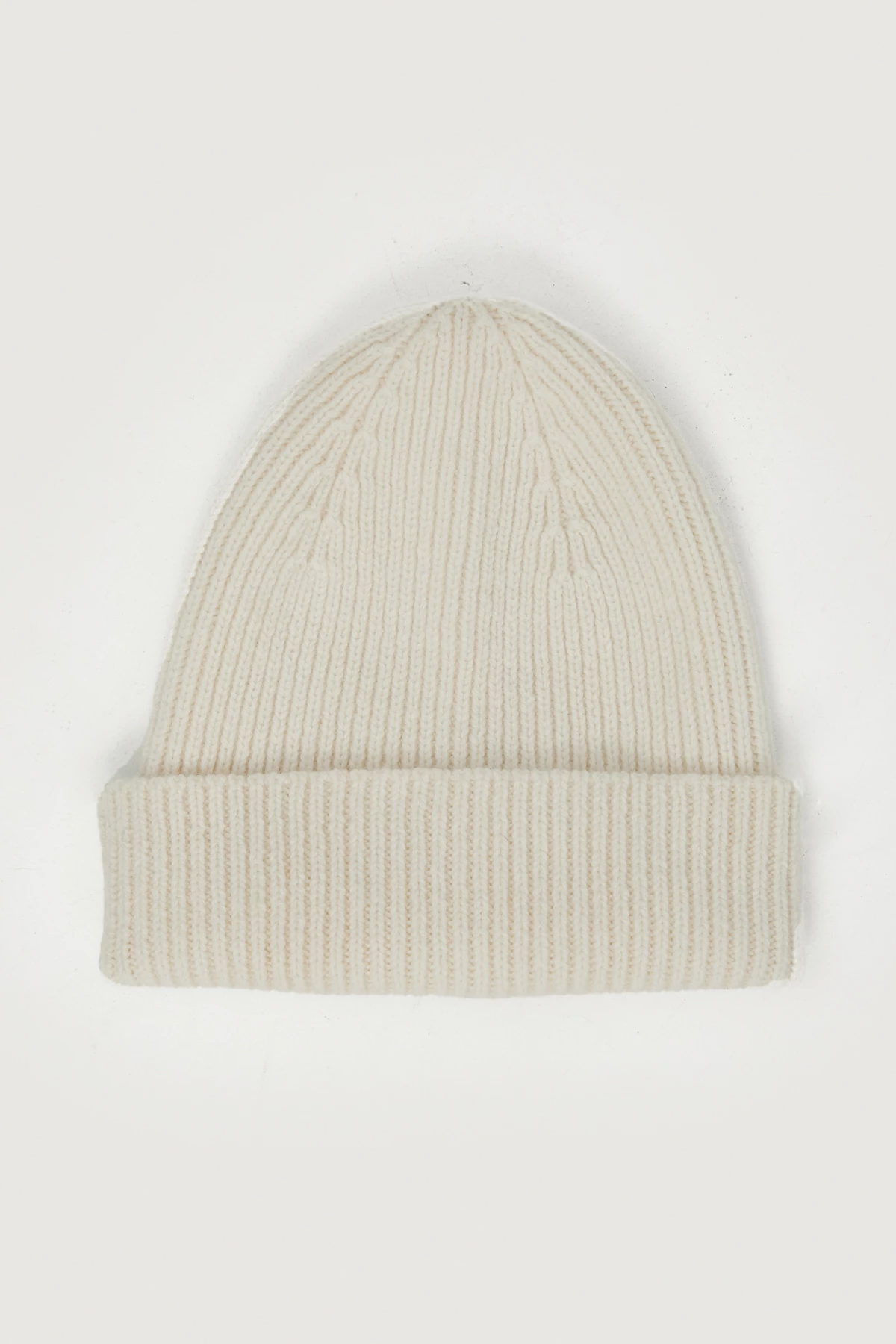 Knitted milky cashmere beanie hat with lapel, photo 4